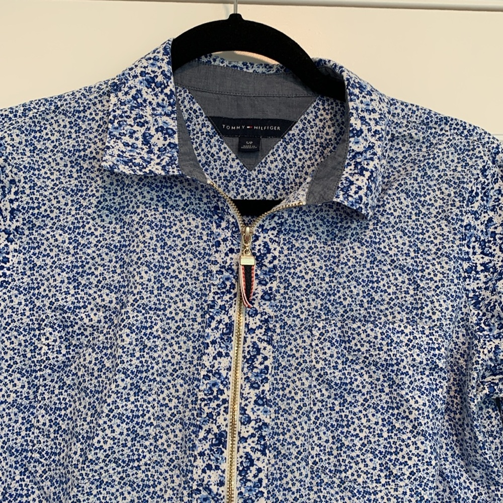 Tommy Hilfiger Blue Floral Quarter-Zip Blouse - Picture 2 of 6